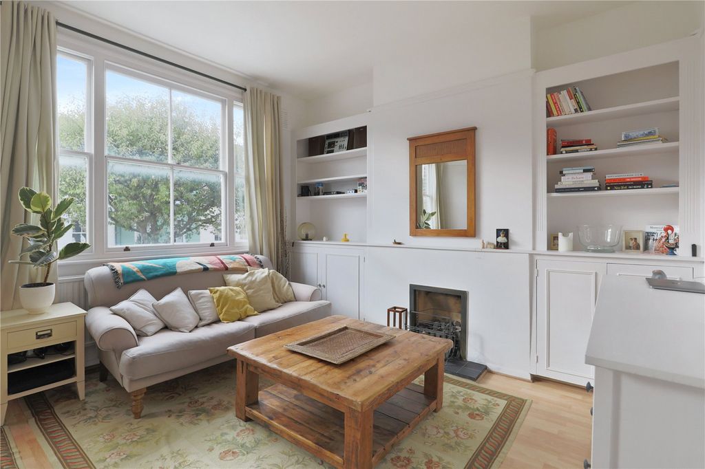 Property photo 1 of 8