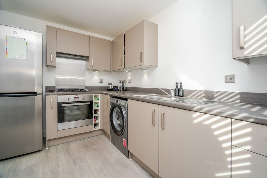 Property photo 3 of 20