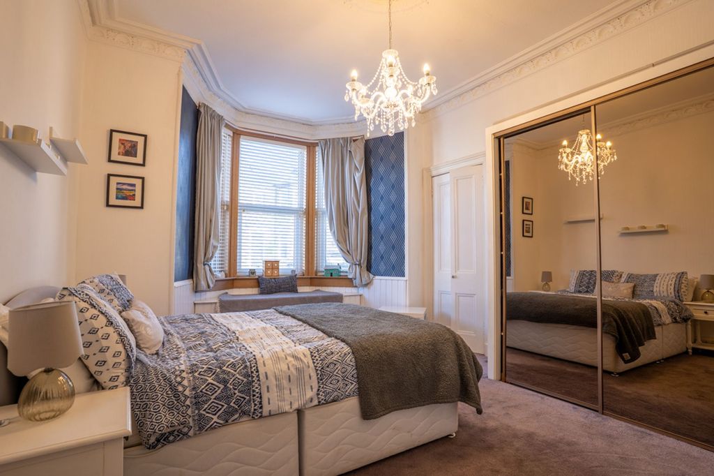 Property photo 2 of 27