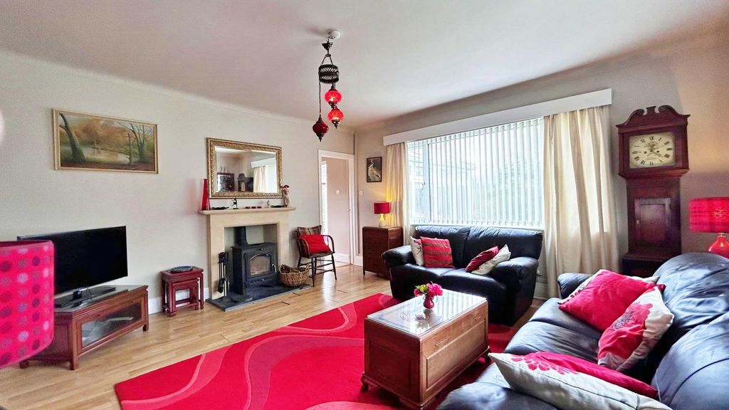 Property photo 3 of 63 Lr 1.Jpg