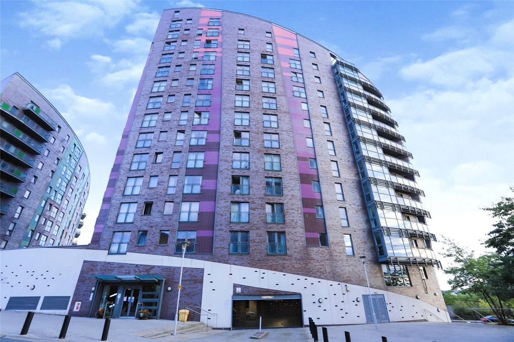 Property photo 2 of 12 Front