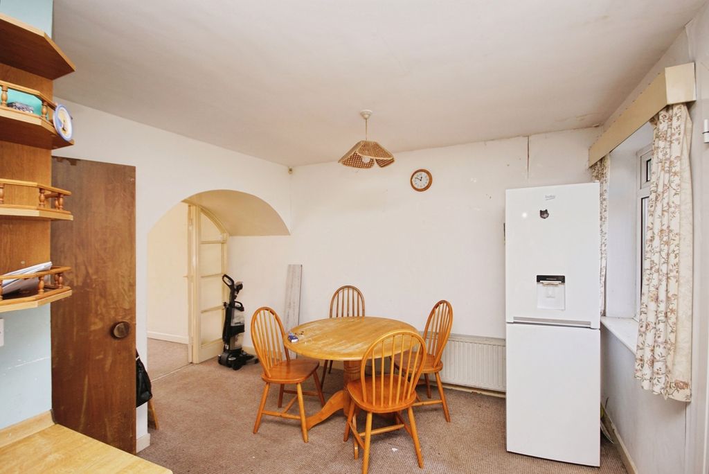 Property photo 2 of 16 Photo