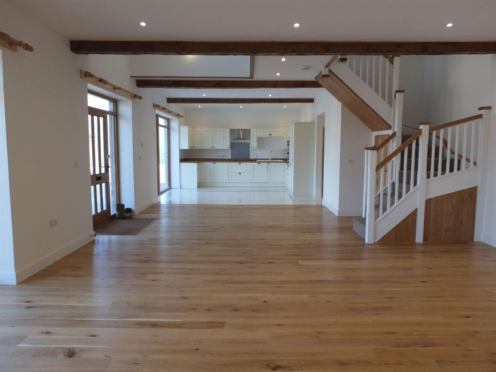 Property photo 2 of 23 S0483905.Jpg