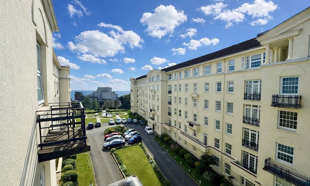 Property photo 3 of 27