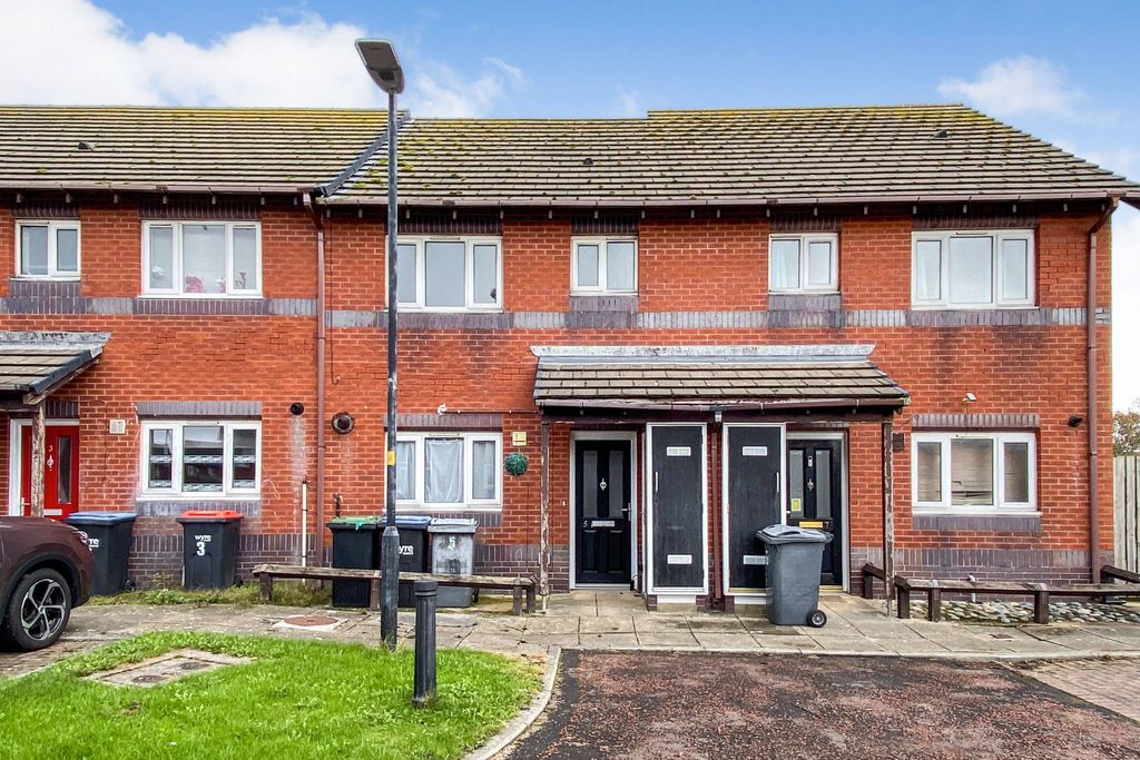 Property photo 1 of 13 5 Edmondsen Place, Fleetwood, Lancashire, Fy7 7Gd