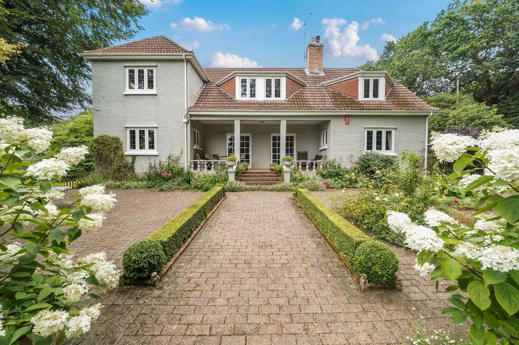 Property photo 1 of 31
