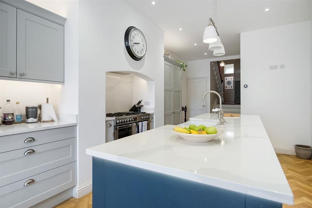 Property photo 3 of 24 Kitchen