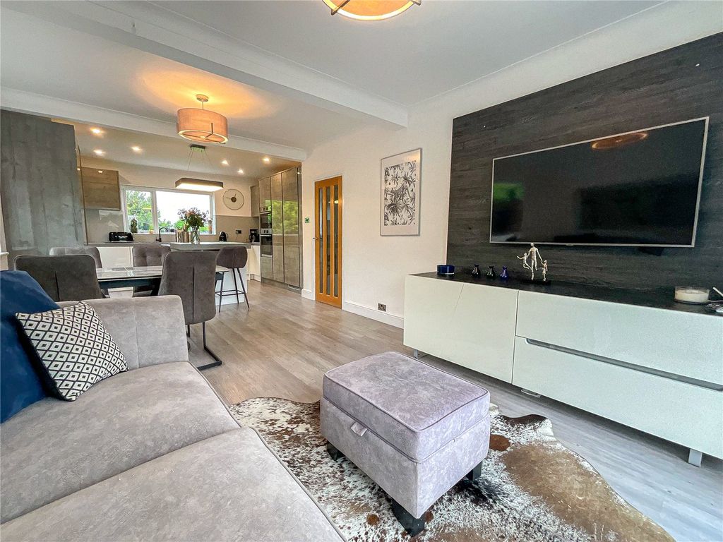 Property photo 3 of 38 Picture No. 35