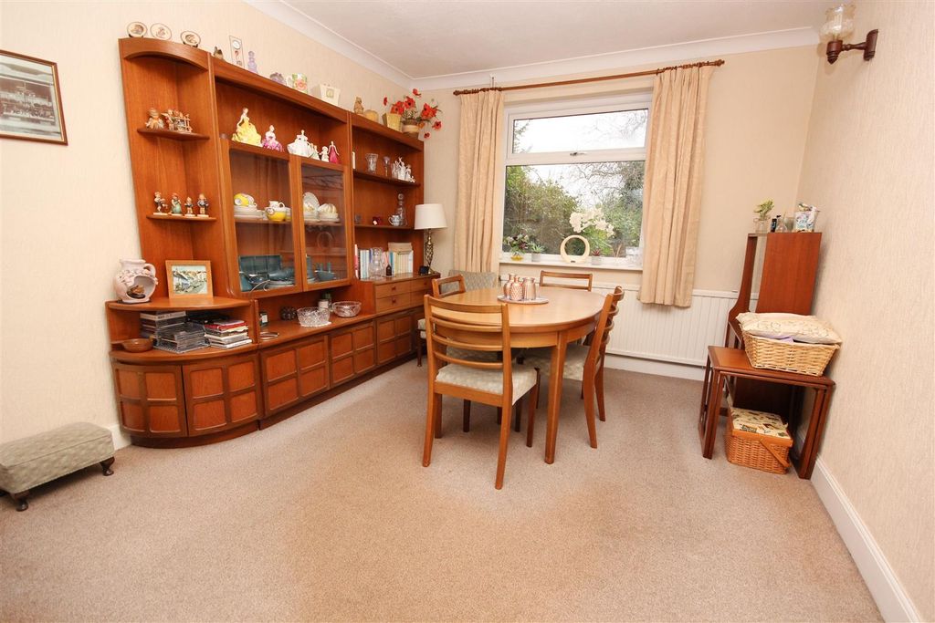 Property photo 3 of 10 Dining Area.Jpg