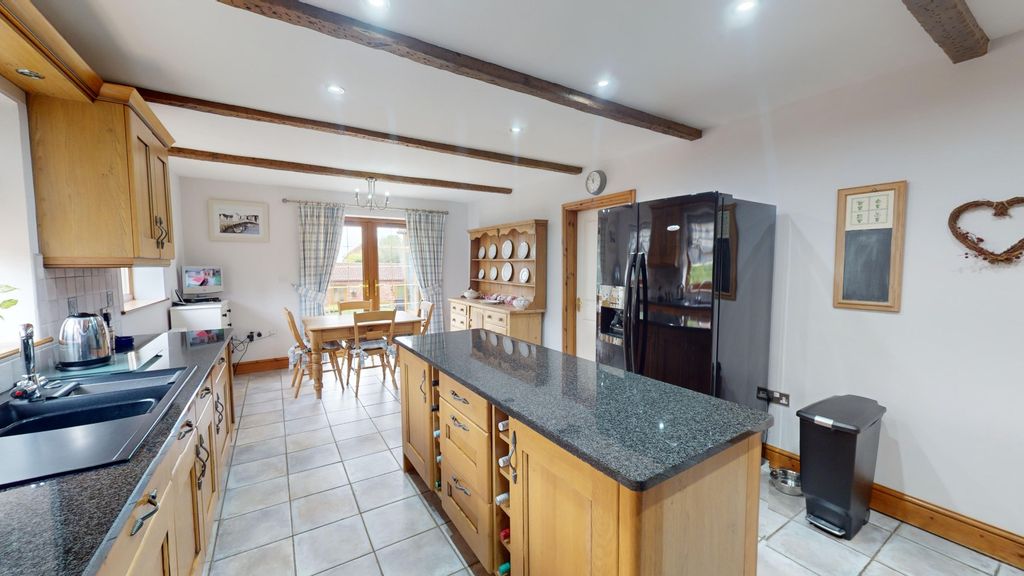 Property photo 3 of 35 3479238