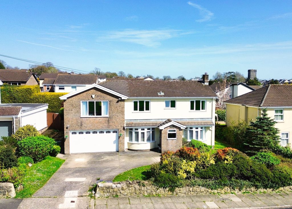 Property photo 1 of 43