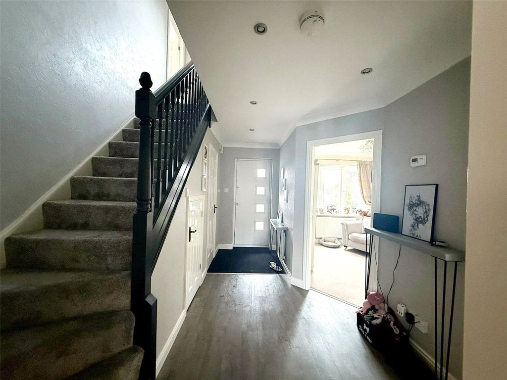 Property photo 2 of 17 Picture No. 14