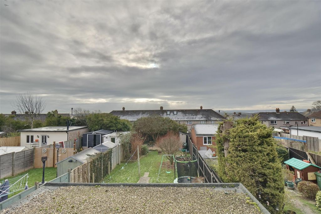 Property photo 2 of 14 F449B553-Bffd-47A6-B590-4277Af9Ab958_1_201_A.Jpeg