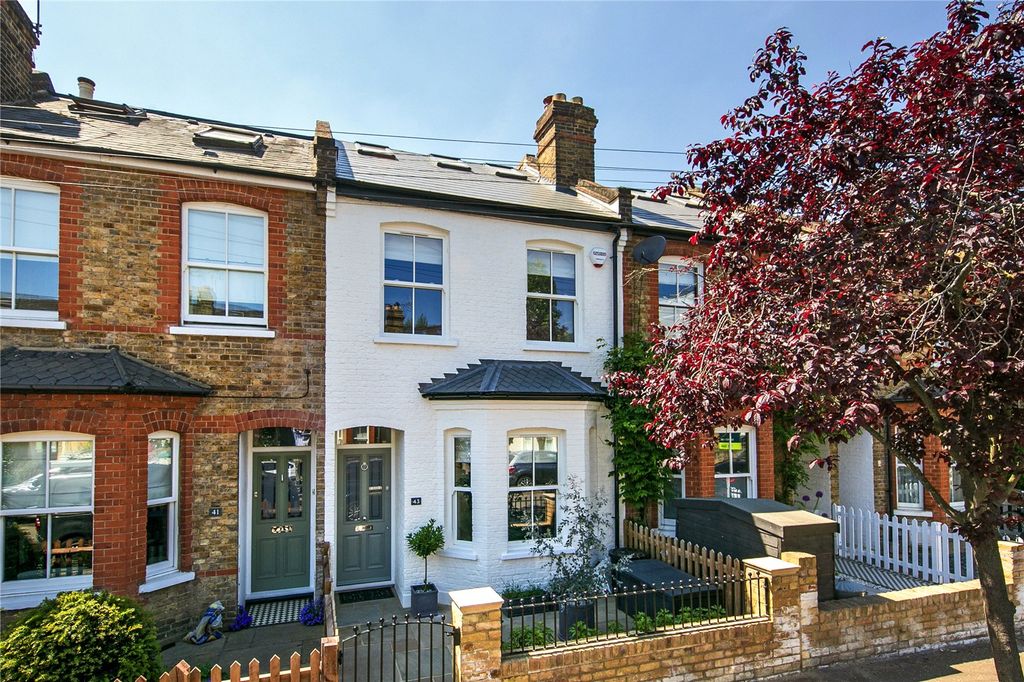 Property photo 1 of 18 Picture No. 01