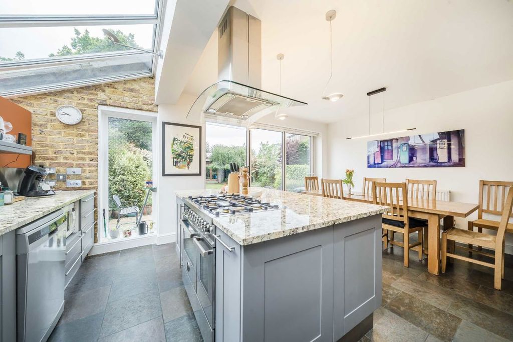 Additional image 4 of 5 bed detached house for saleSummer Gardens, East Molesey KT8