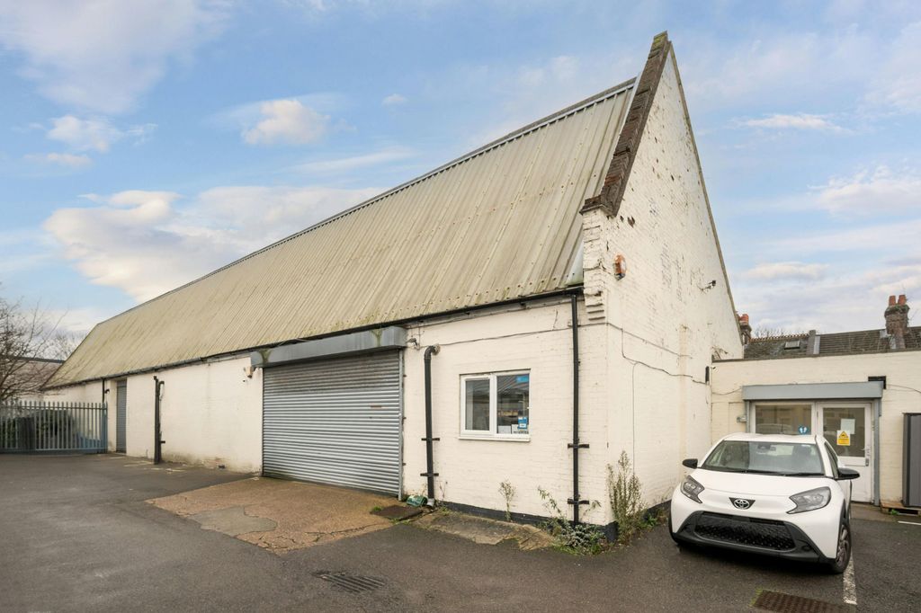 Property photo 3 of 9 P01.Jpg