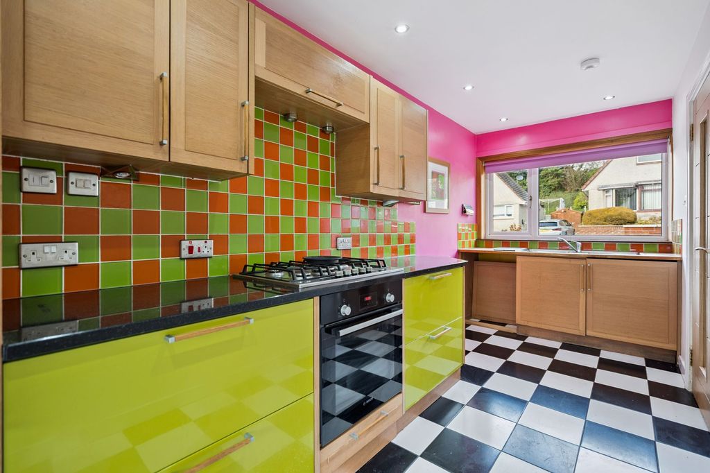 Property photo 3 of 18