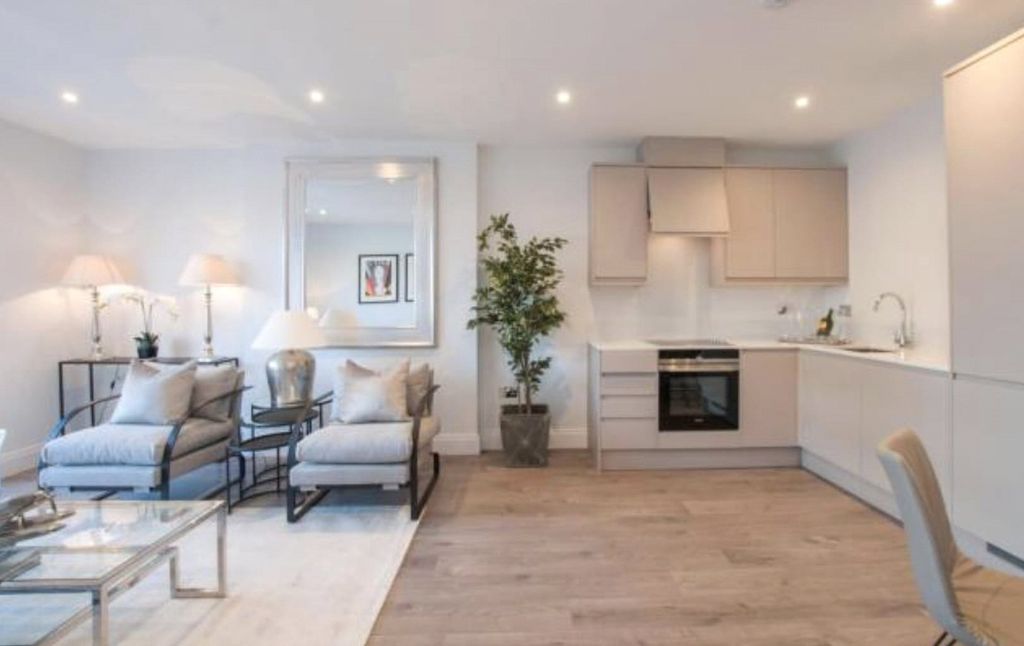 Property photo 2 of 8 Picture No. 23