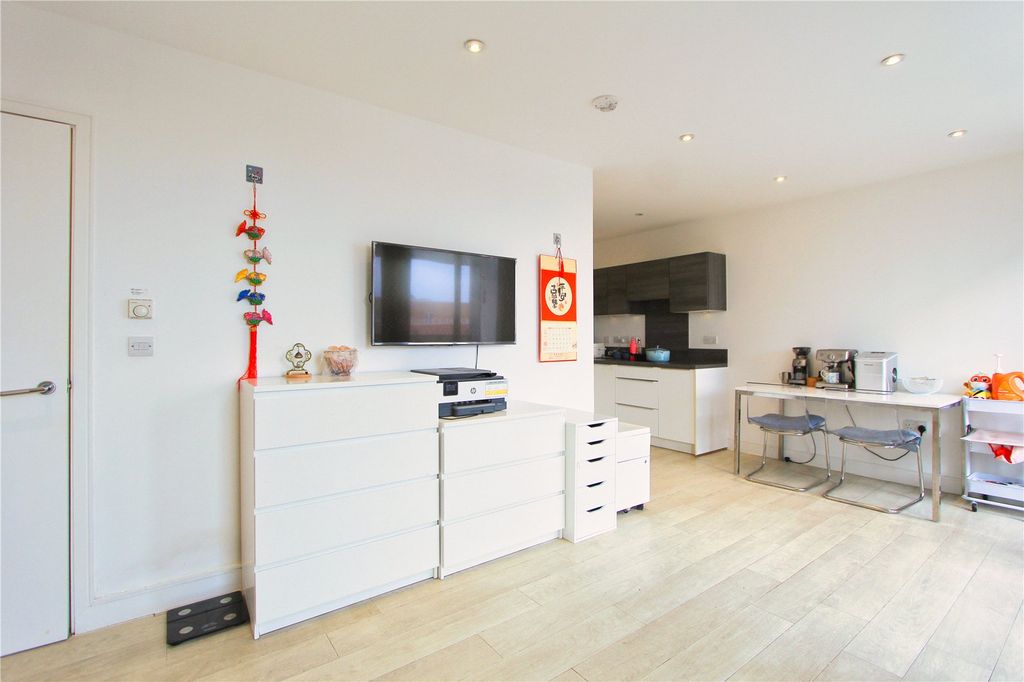 Property photo 3 of 14 Picture No. 01