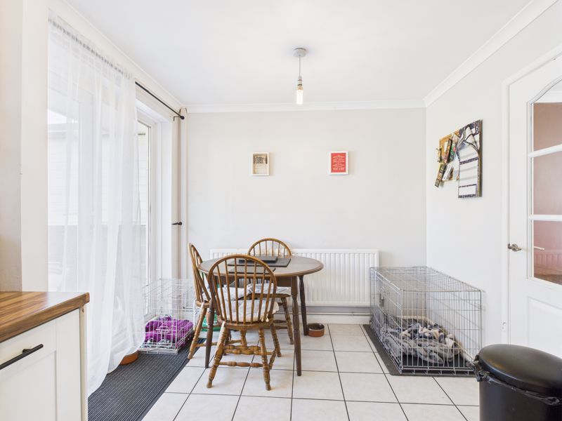 Property photo 3 of 11 Dining Area