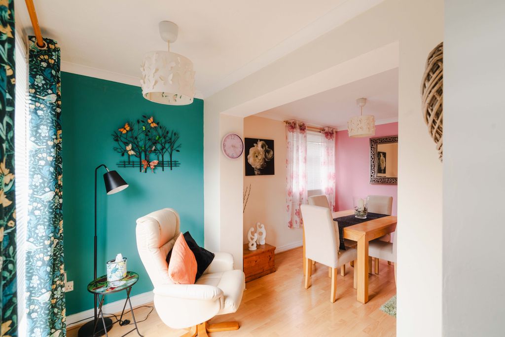 Property photo 2 of 16 21