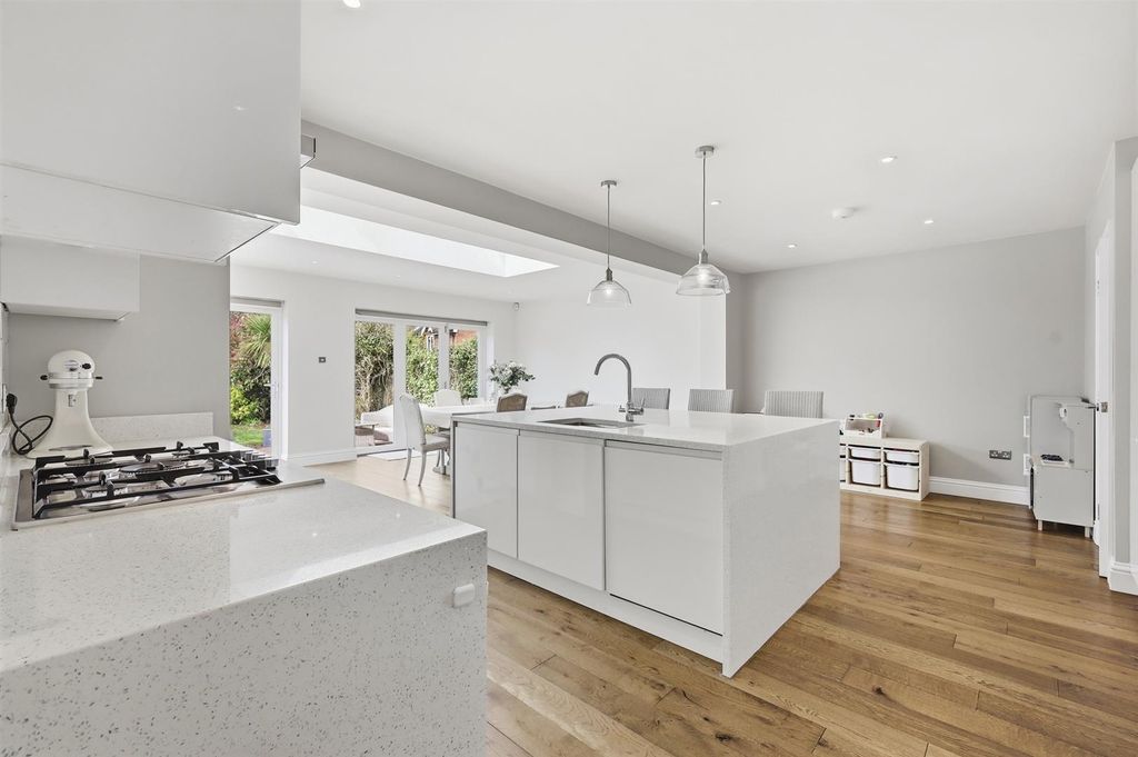 Property photo 3 of 34 008_Wwxt.Jpg