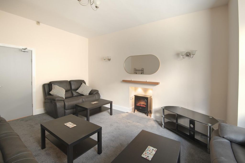 Property photo 3 of 50 12 Argyle Avenue Living Room (5).Jpg