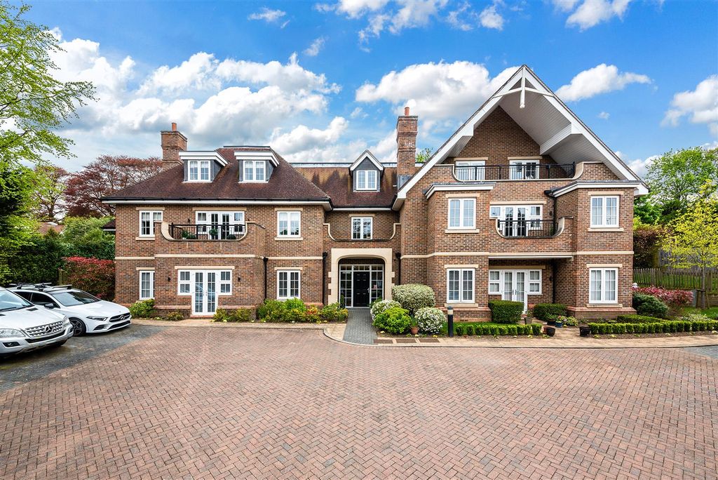 Property photo 1 of 24 Outwood Grange, 1 (5).Jpg