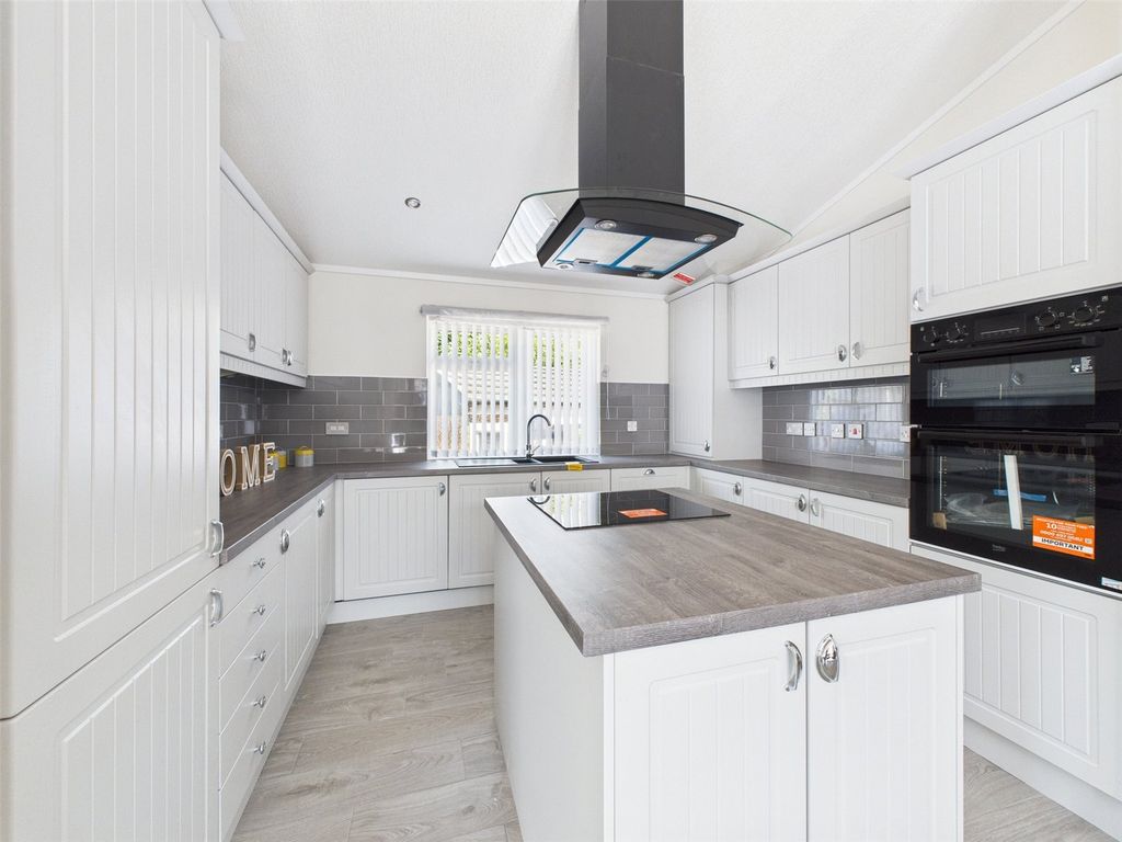 Property photo 2 of 16 Picture No. 09