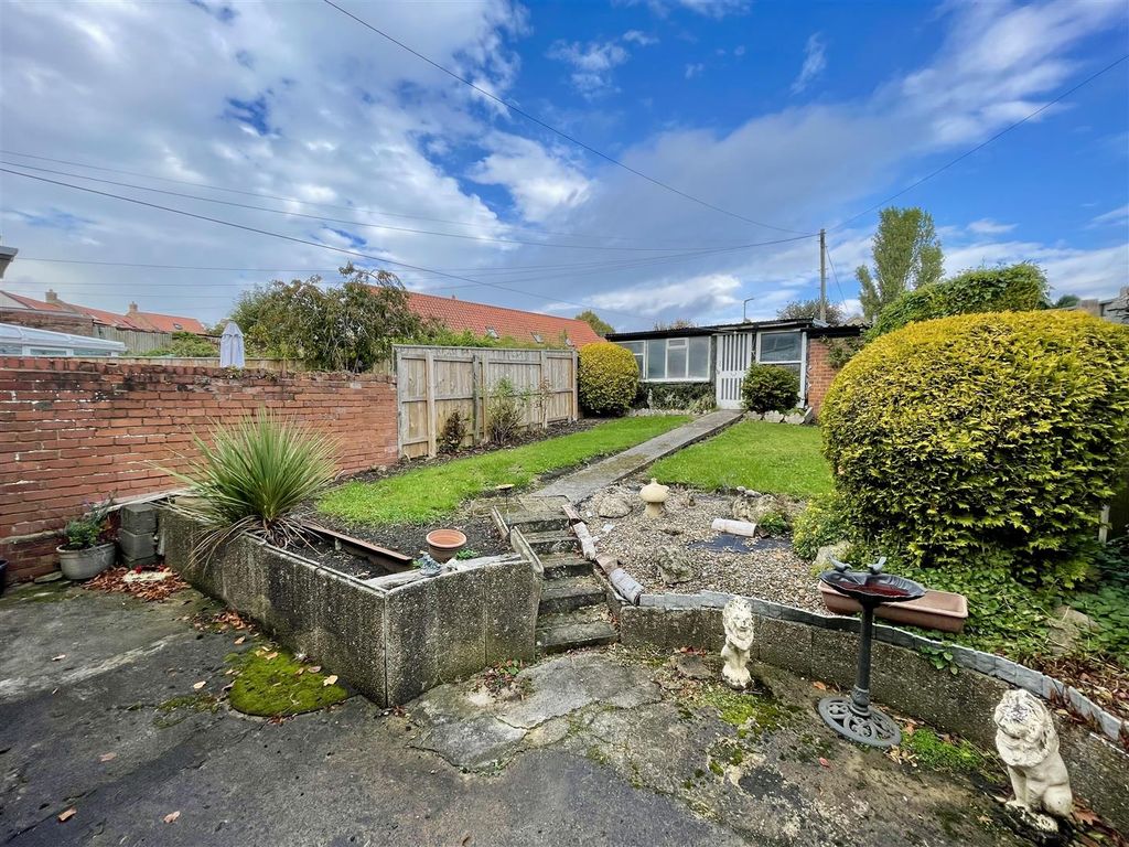 Property photo 2 of 14 Externally