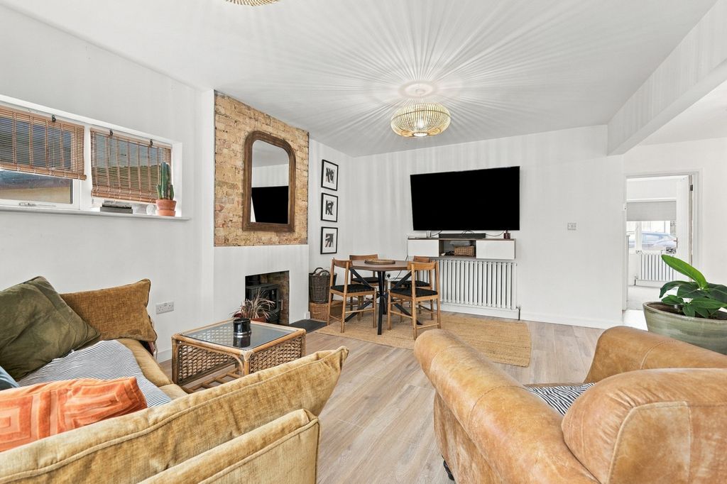 Property photo 3 of 26