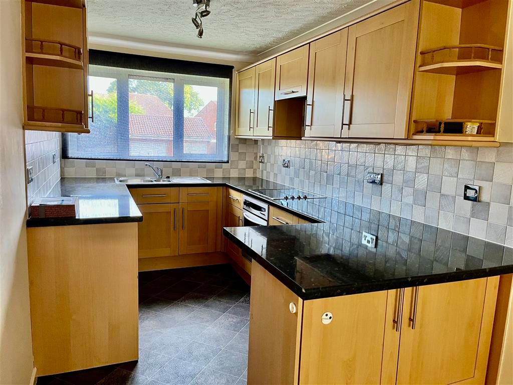 Property photo 2 of 7 Kitchen New