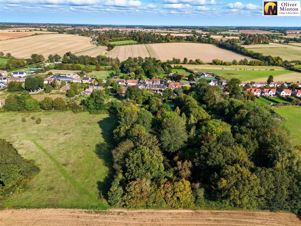Property photo 3 of 31 Further Garden Leading To Woodland/Garden Land.