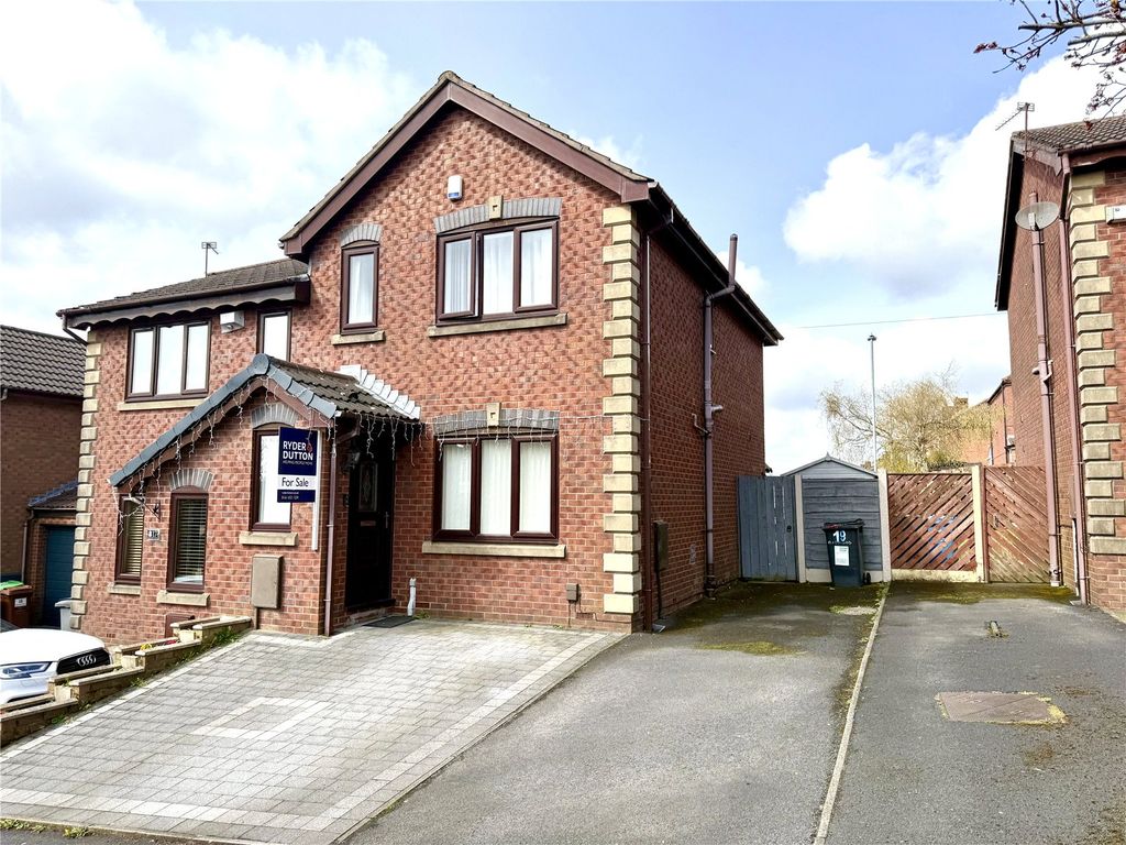 Property photo 1 of 22 External