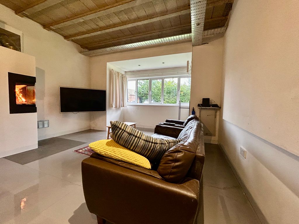 Property photo 3 of 8 Img_6094