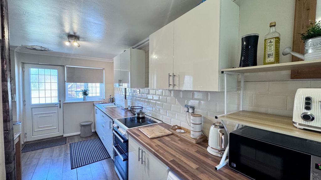 Property photo 2 of 16 Img_1118