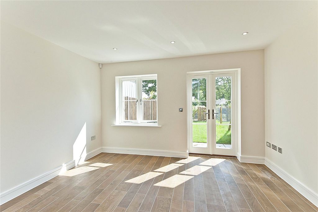 Property photo 2 of 6 Reception