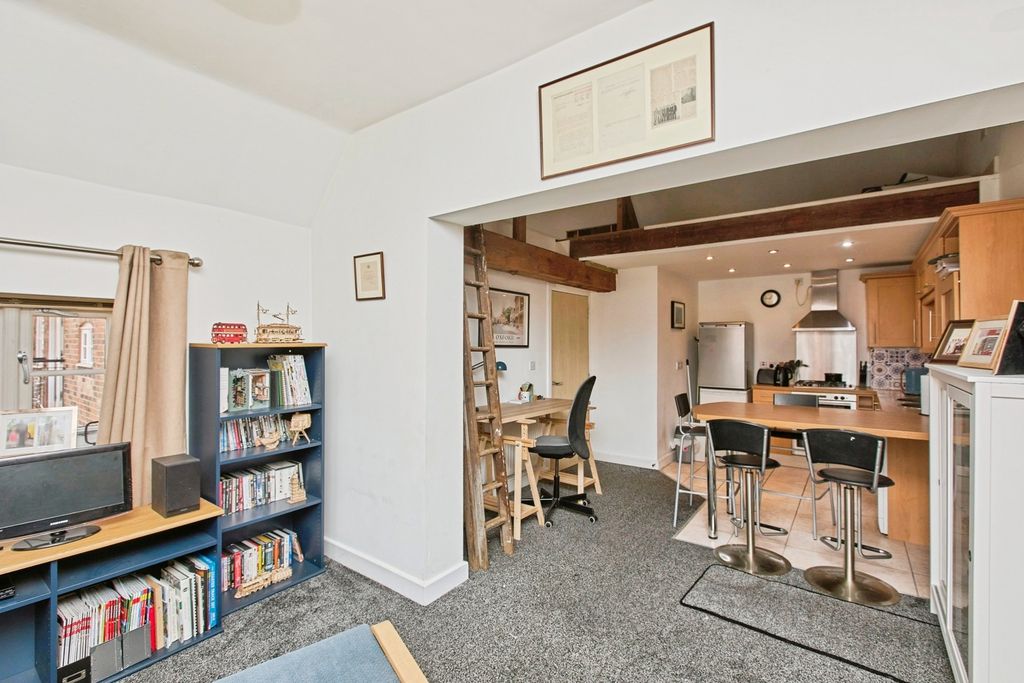 Property photo 3 of 14 Pbox-Img.Jpg
