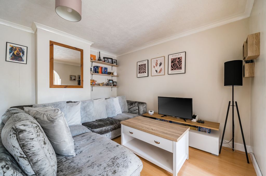 Property photo 3 of 14 1361900-2-6908d1F...