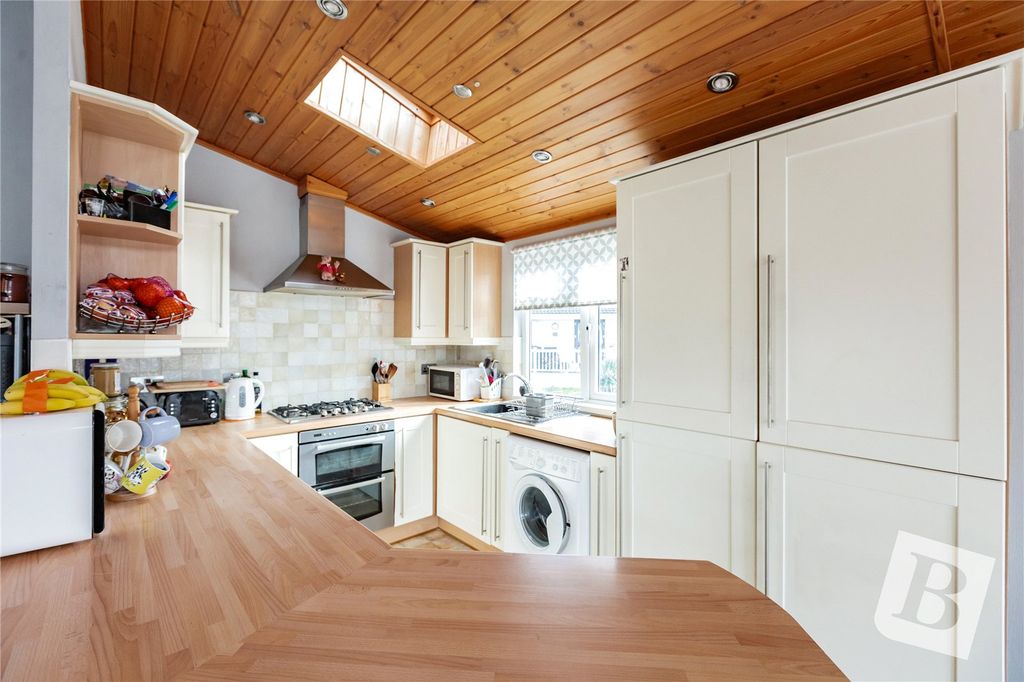 Property photo 2 of 14 Kitchen