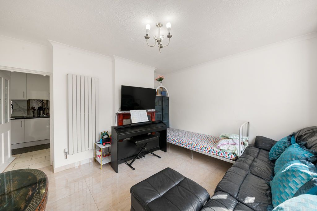 Property photo 2 of 14 Photo 6