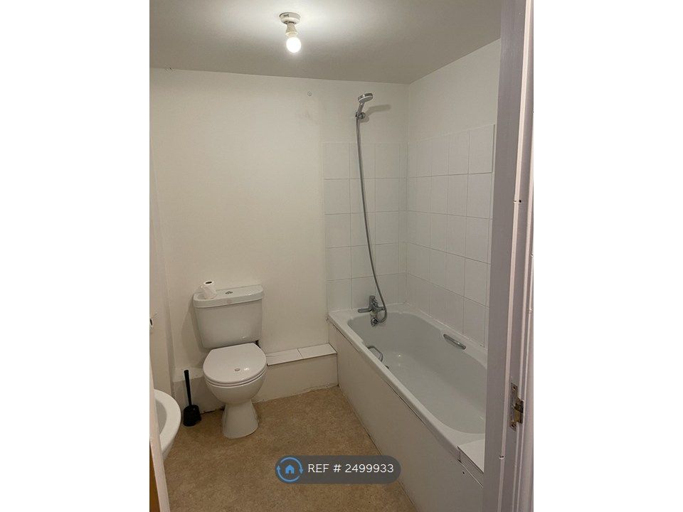 Property photo 2 of 8 Bathroom