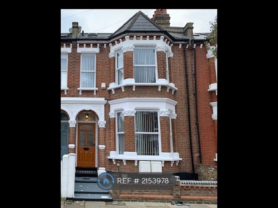Property photo 1 of 17 Large House On Quiet Street