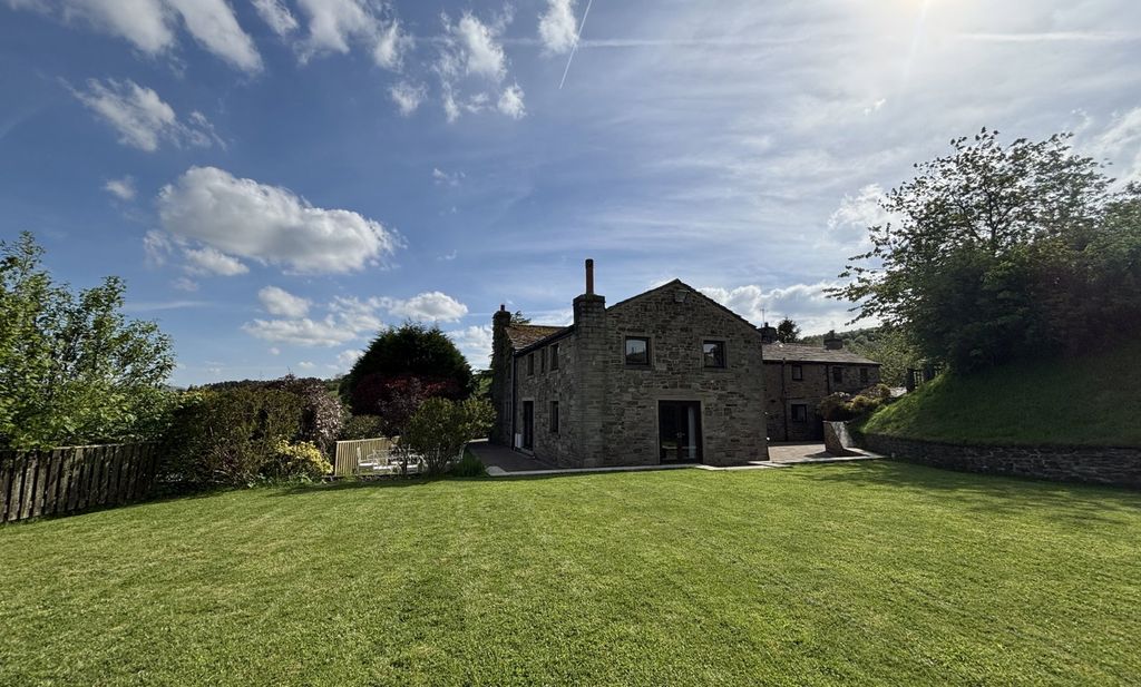 Property photo 1 of 77