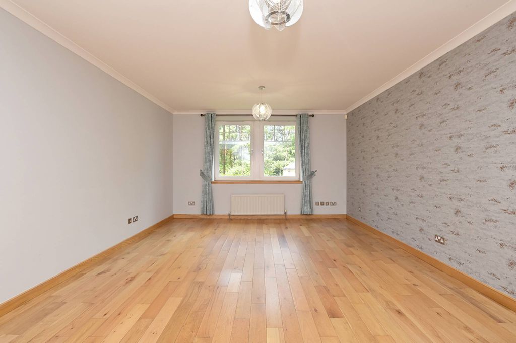 Property photo 3 of 25