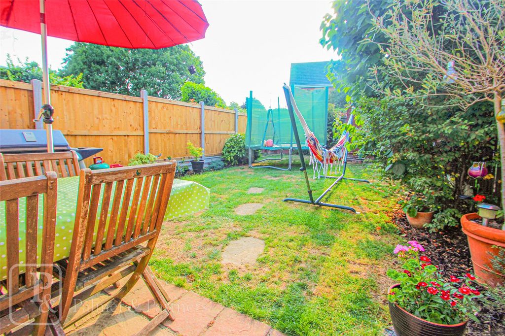 Property photo 3 of 10 Garden