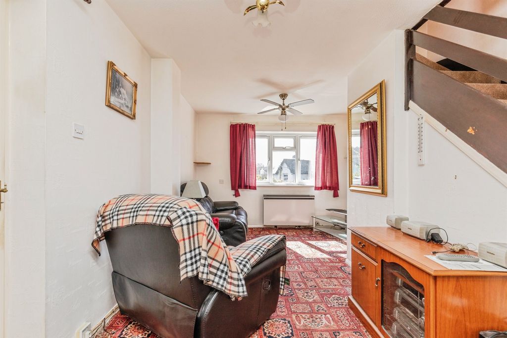 Property photo 2 of 16