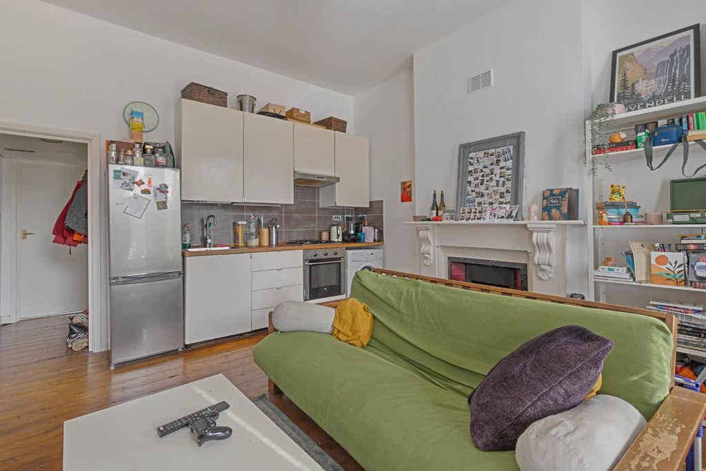 Property photo 1 of 8 22c Longton Avenue - 6.Jpg