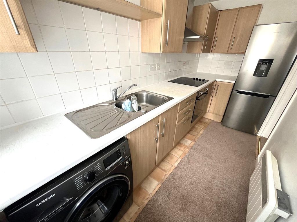 Property photo 2 of 8