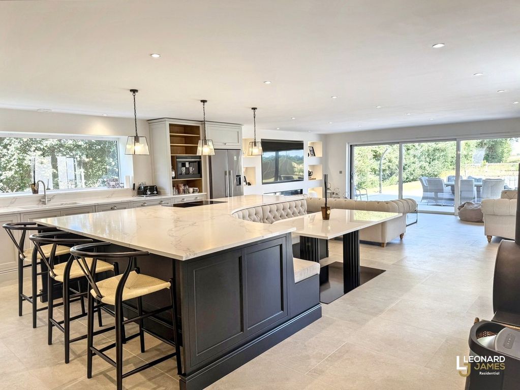 Property photo 2 of 38